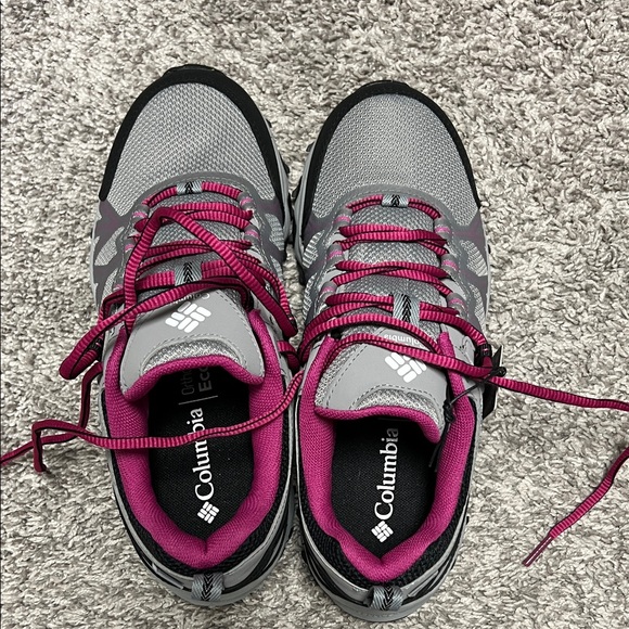 Columbia Women's Waterproof Hiking Shoes in Gray and Magenta women’s size 8 NWT - Picture 4 of 4
